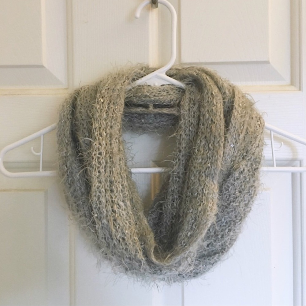 Knit infinity scarf